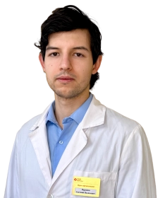 Наринян Евгений Вадимович Врач-офтальмолог